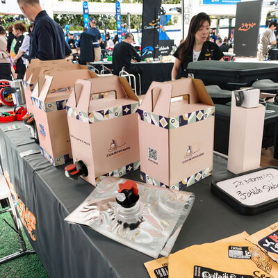 Spoutlu, Gıda Sınıfı Sıvı Ambalaj Uygulamaları İçin Uygun, Dokulu Yüzeyli Kutu İçinde Torba Plastik Kap